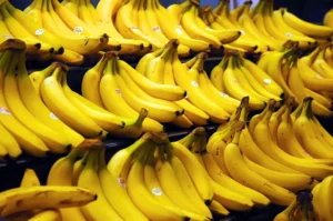 वॉलमार्ट में सबसे ज्यादा बिकने वाला प्रोडक्ट केला( banana) है। 